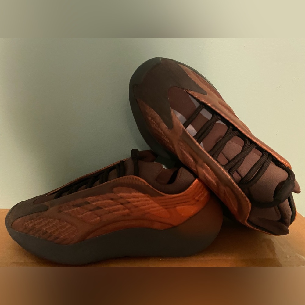 Brand NEW Yeezy 700’s worn once to try on. Burnt orange-rust-black